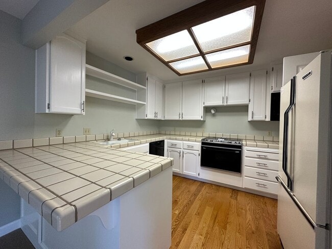 Photo - Chic Campbell End Unit Townhouse with 2 Bedrooms, Loft & 2.5 Baths