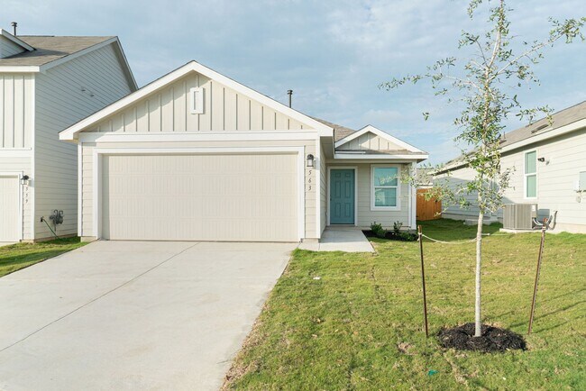 Newer home with open floor plan - Newer home with open floor plan