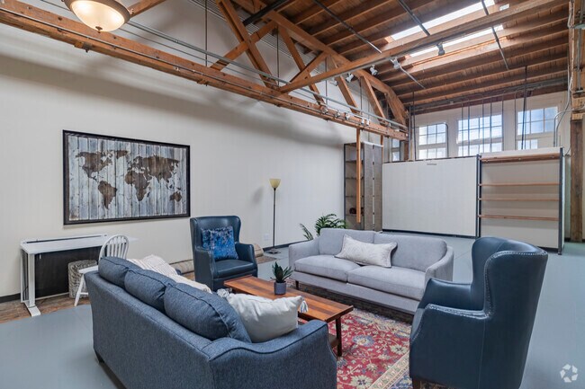 1BR, 1BA - 1,900SF - Great Room