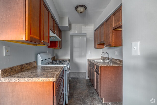 1BD, 1BA - 700 SF