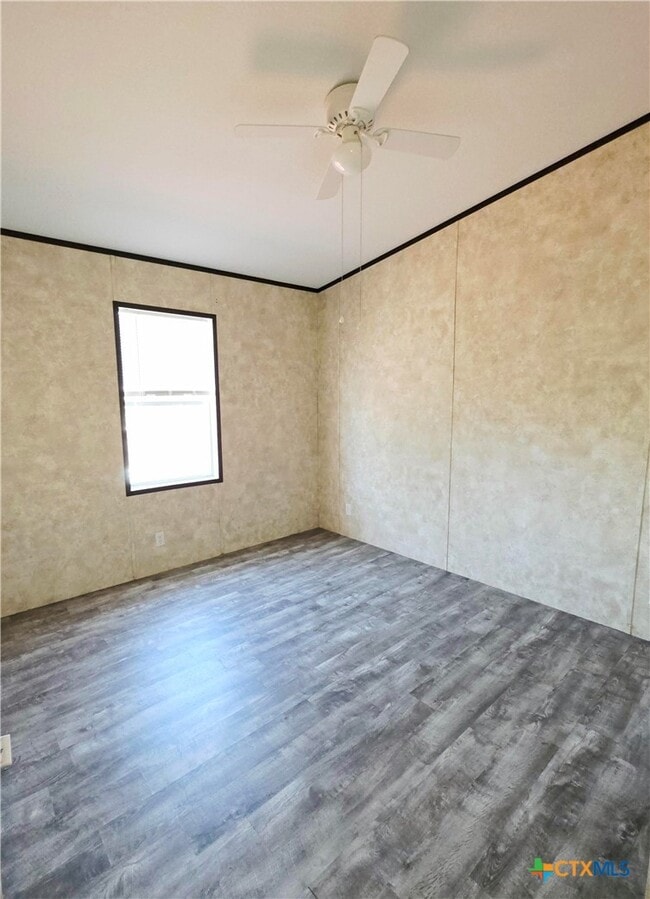 Photo - 1051 Tamarack Dr