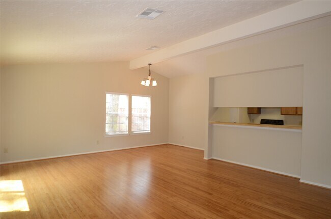 Photo - 56 Fallshire Dr