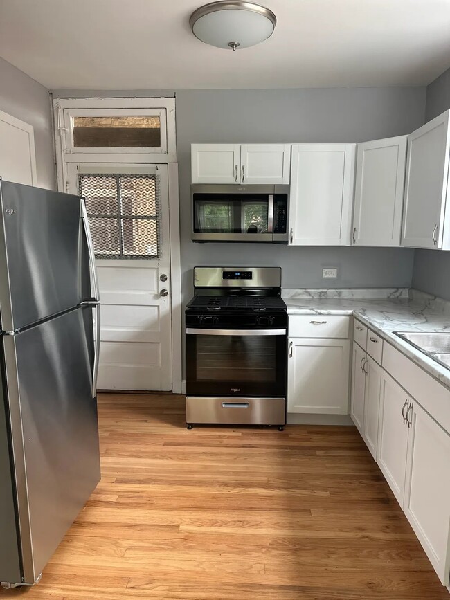 2416 N Kilbourn Ave Unit 2422-2
