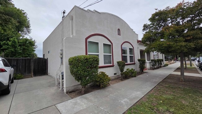Photo - 463 Washington St