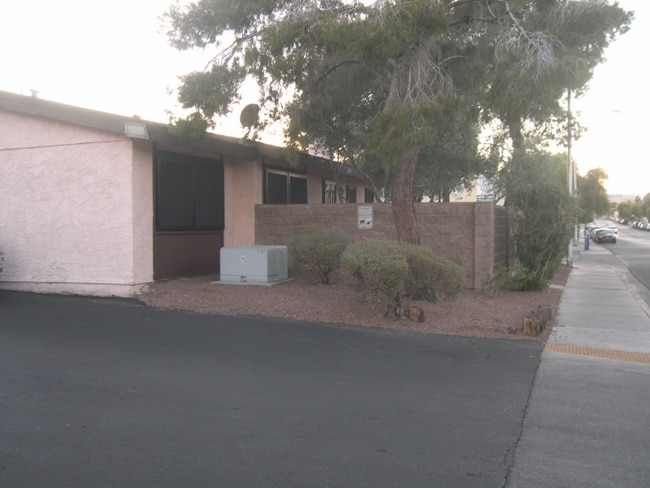 Photo - 4310 Caliente St