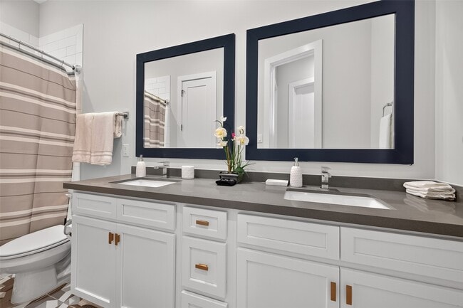 Building Photo - 2617 Live Oak St