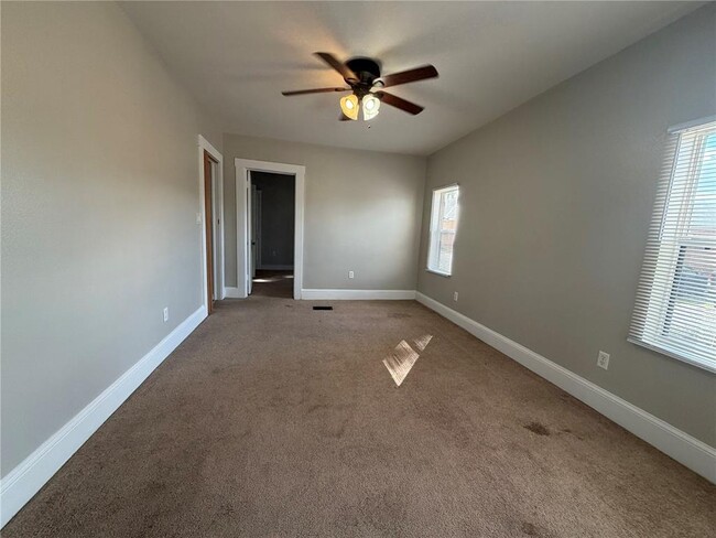 Photo - 18 E Golf Links Ave