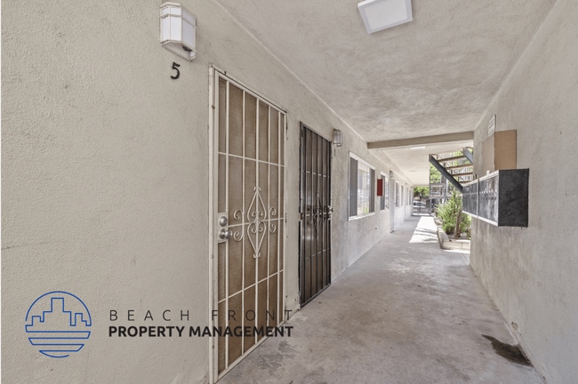 Photo - 2135 Santa Fe Ave.