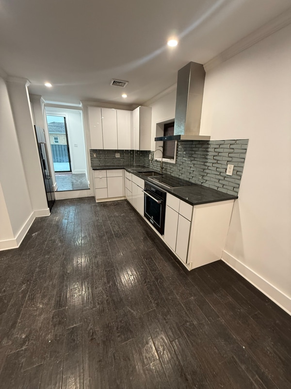 Photo - 47-14 Ditmars Blvd