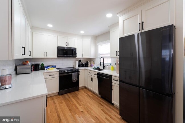 Photo - 4541 Ravensworth Rd