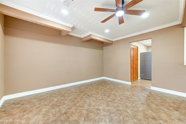 Photo - 9922 Carmalee St