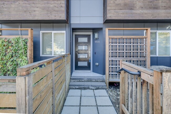 Photo - Spacious 3 Bed / 3.5 Bath Seattle Townhome!