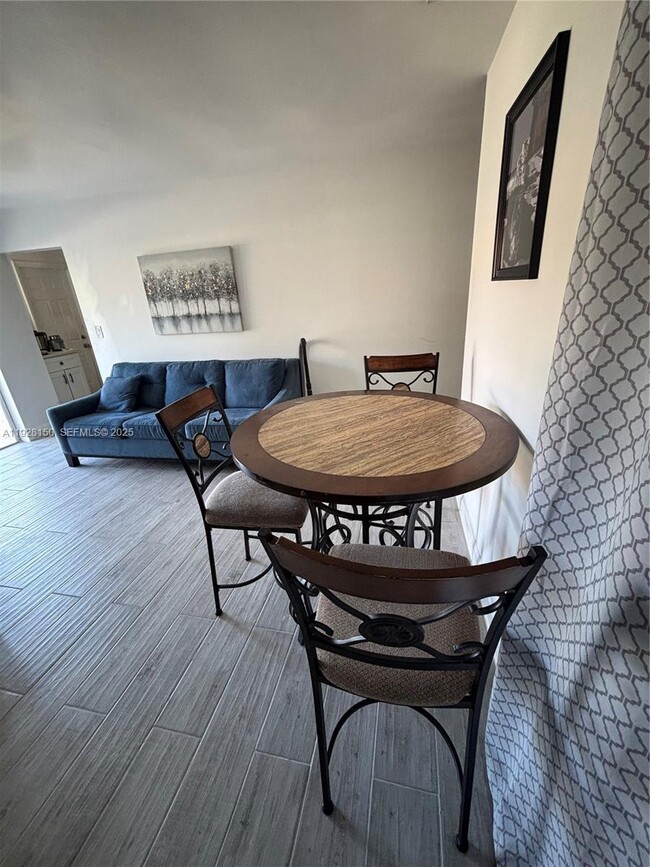 Photo - 4807 Ponce de Leon Blvd