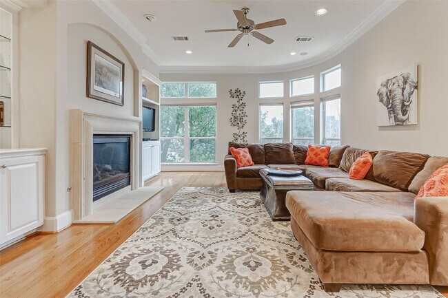 Photo - 6315 Rodrigo St