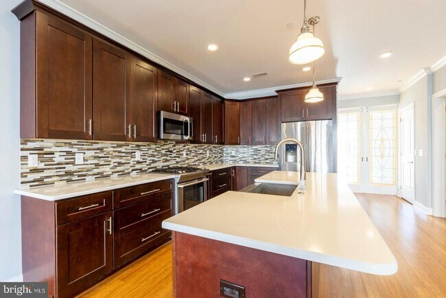 Photo - 153 Levering St