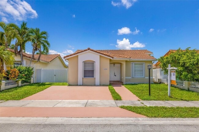 Building Photo - 14208 SW 23rd St Rental