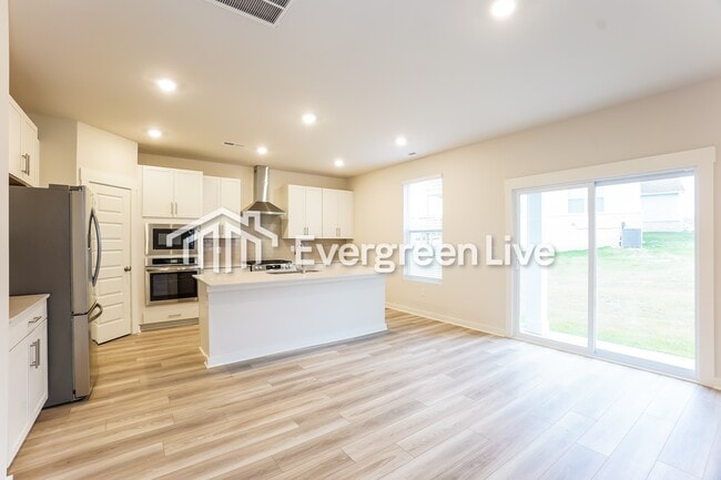 Photo - 880 Bur Oak Ct