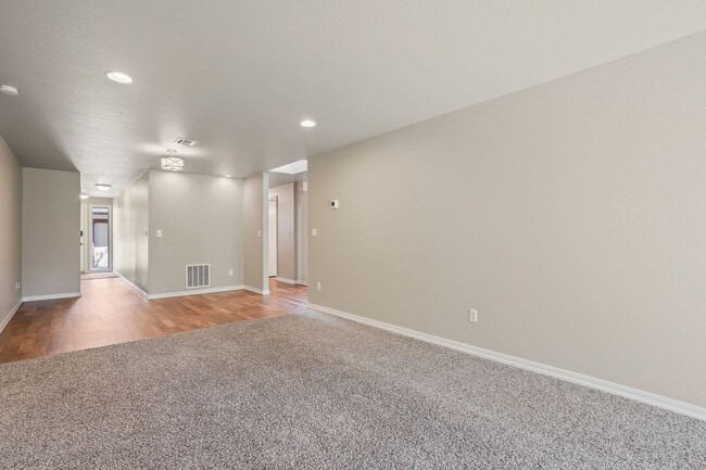 Photo - Prime SE Boise 3bd/2ba Townhome with 2-Car Garage