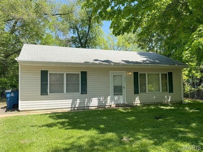 Building Photo - 1235 Maple Ave Rental