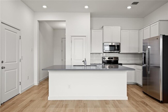 Photo - 15004 Ryman Rd