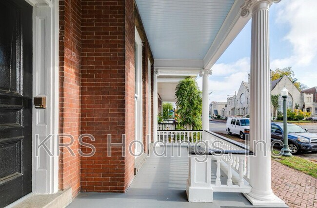 Photo - 228 N 32nd St