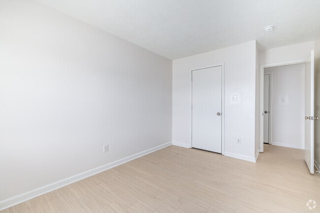 1BR, 1BA - 615SF - Bedroom