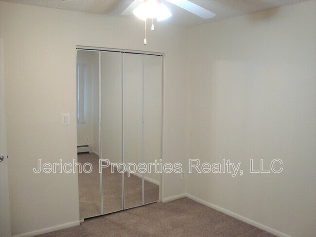 857 S Van Gordon Ct