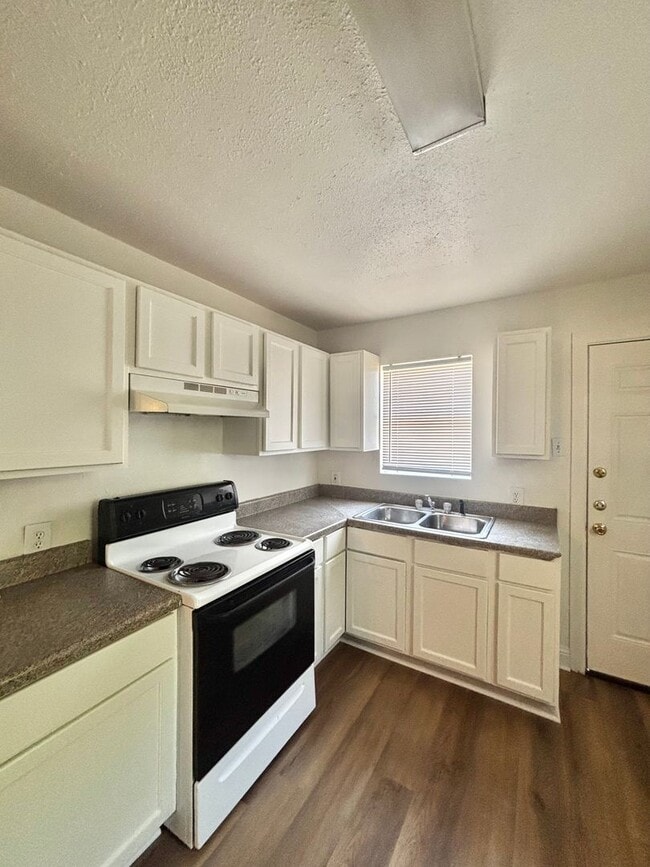 Photo - 309 N Howard St