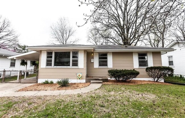 Building Photo - 1650 Mark Twain Dr