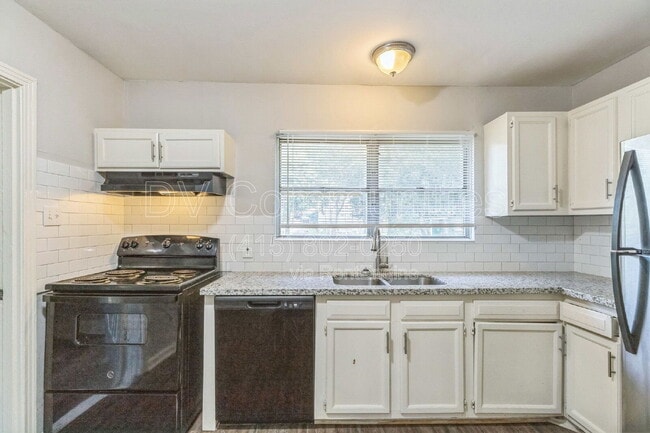 Photo - 6419 Belarbor St