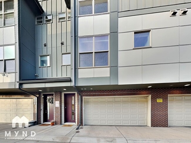 Photo - 5366 Allison St