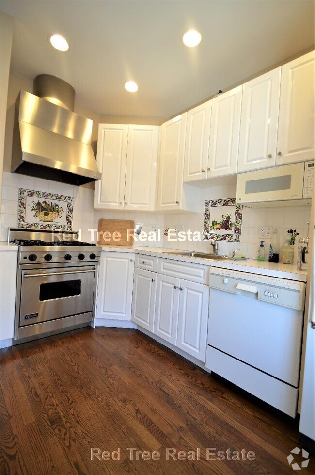Building Photo - 141 Beaconsfield Rd Unit 5 Rental