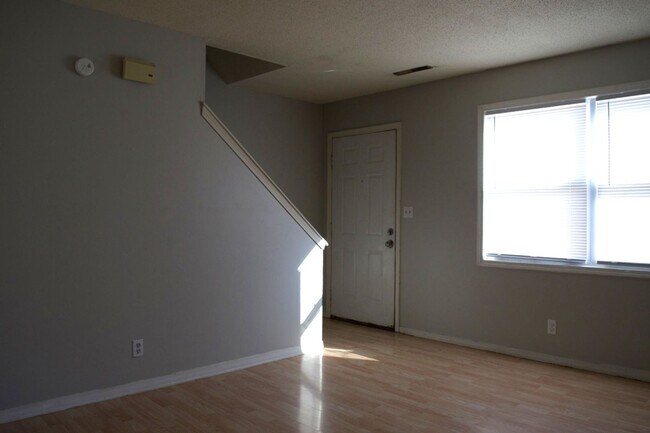 Photo - Affordable 3 Bedroom Duplex, SW Columbia!