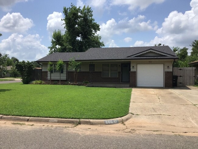 3 bedroom, 1 1/2 baths and a 1 car garage ... - 3 bedroom, 1 1/2 baths and a 1 car garage ... House