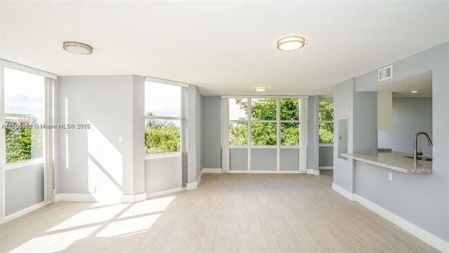 Building Photo - 1901 Brickell Ave Unit B508 Rental