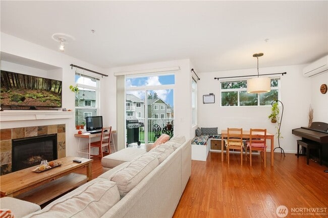 Photo - Sammamish 2 Bed 2 Bath