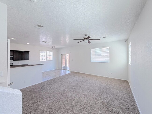 Building Photo - Beautiful 3 Bedroom Home in Montecito Estates area on Albuquerque's Westside. Refrigerated Air! O...