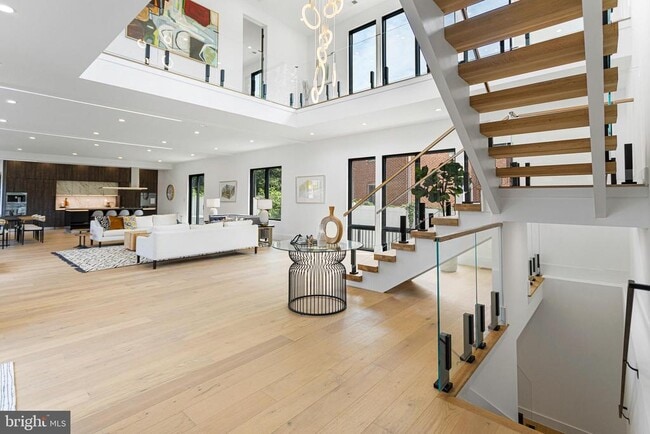 Photo - 1733 Chain Bridge Rd