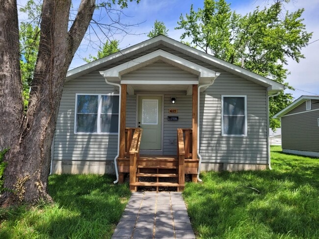 Photo - 605 E 14th St House