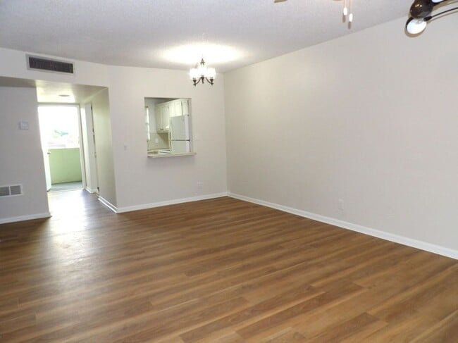 Photo - 1638 Embassy Dr