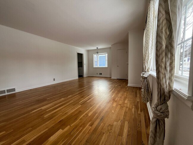 Photo - Charming 3-Bed Gem in the Heart of Boulder: Modern Upgrades, Fenced Yard, and Convenient Amenities!