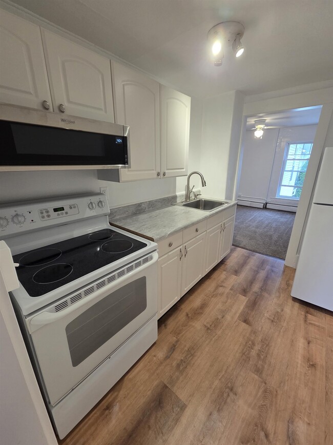 Photo - 271 W Main St