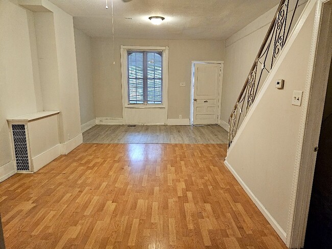 Photo - 130 N 53rd St