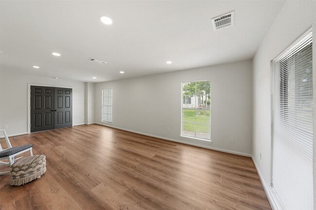 Photo - 3809 Southmore Blvd