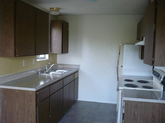 Photo - Large 2 story home in Bethel area.