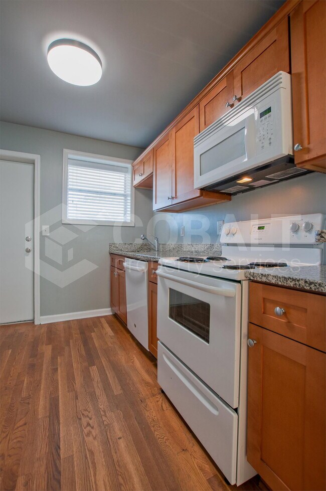Photo - 271 Glen Iris Dr NE Unidad 4b