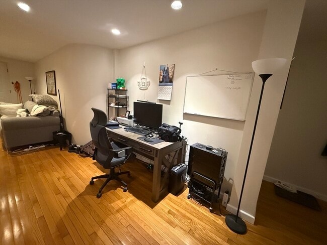 Photo - 18-20 E Springfield St Unit 1