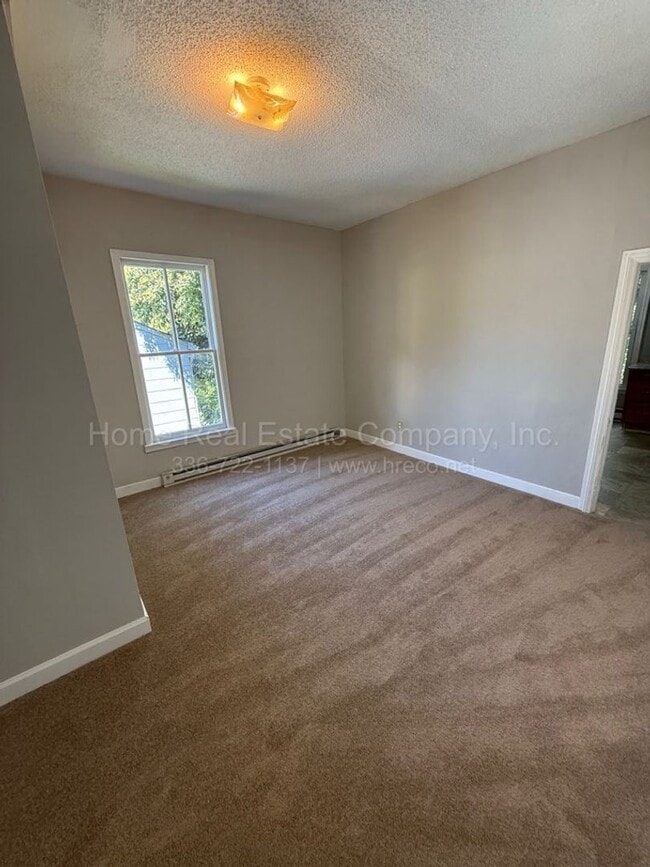 Photo - 615 Mulberry St SW