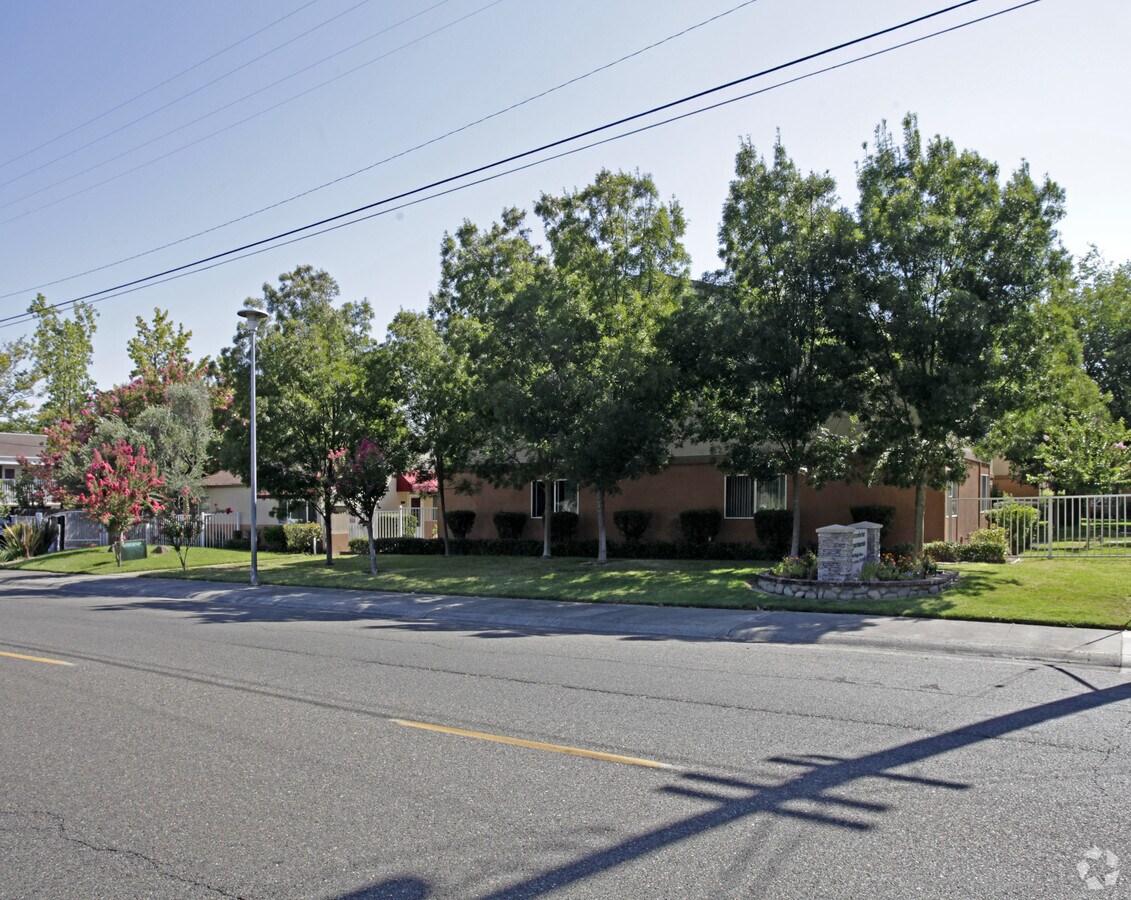 Photo - The Greenbriar