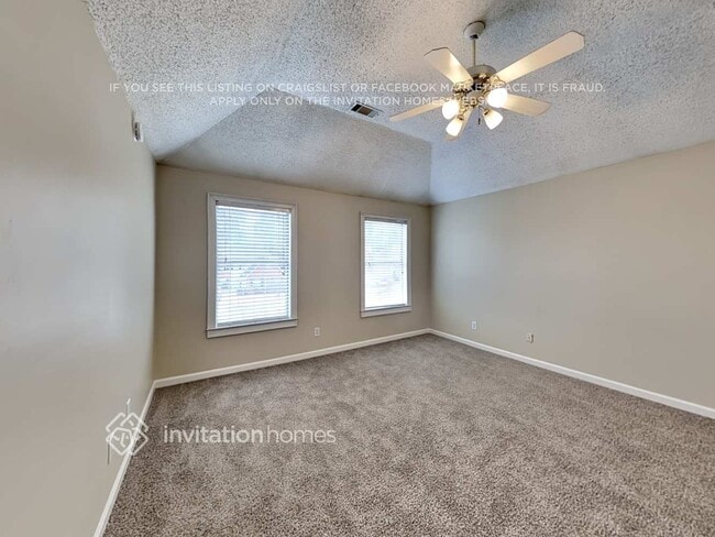 Photo - 321 Eagle Way